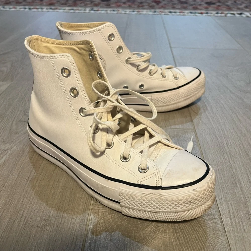 Chuck Taylor All Star Leather Platform - Picture 2 of 5